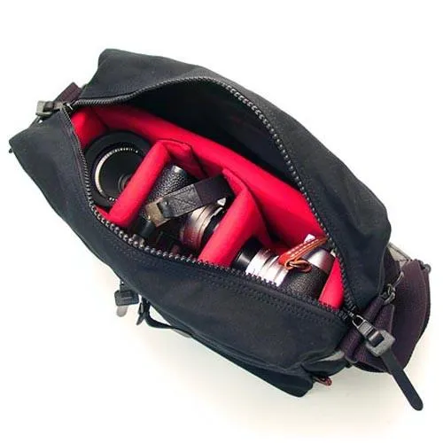 Artisan & Artist ACAM-3000 Canvas Camera Bag (BLACK)