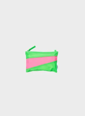 The New Pouch Greenscreen & Fluo Pink Small