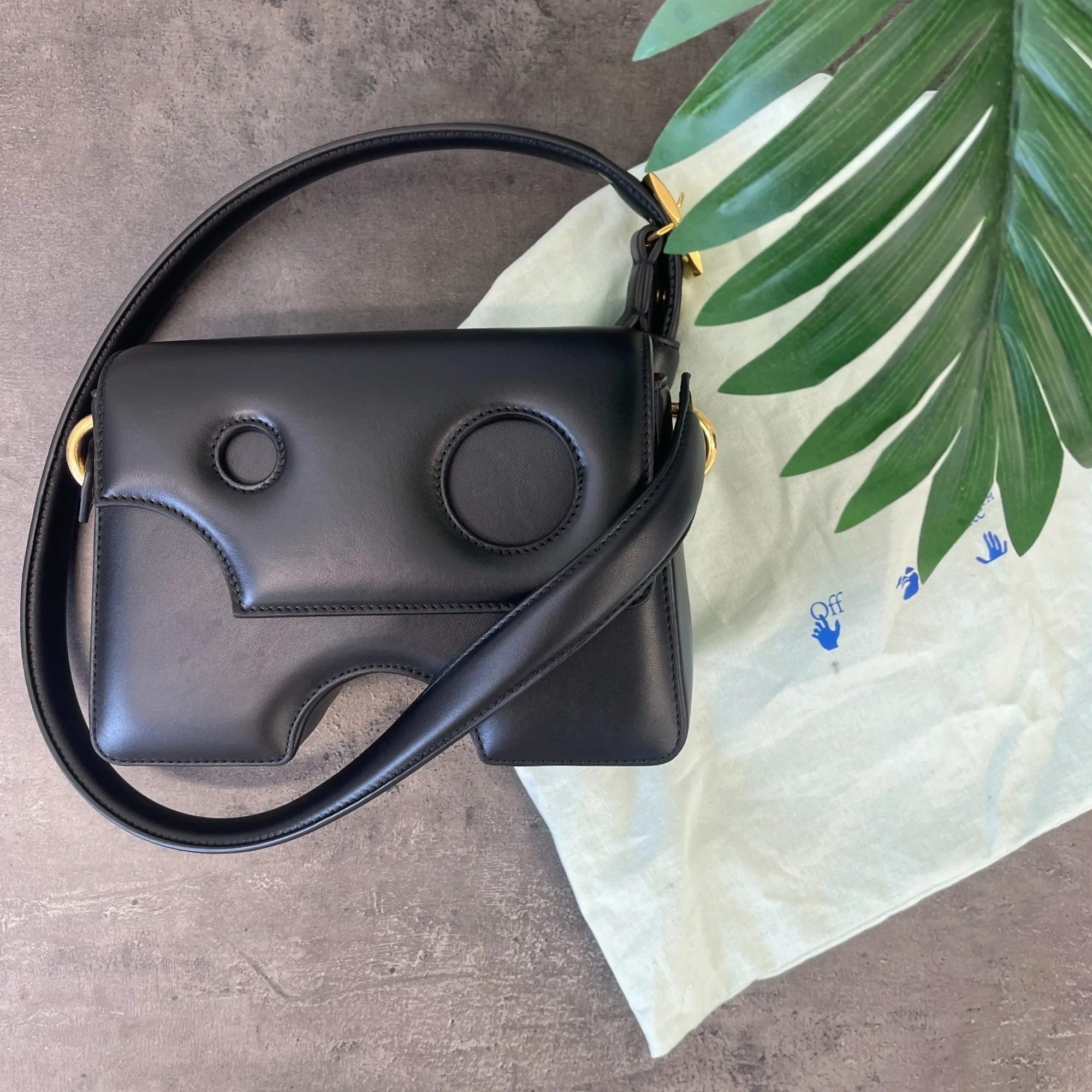 Women's Burrow Ld99 Messenger Bag Black